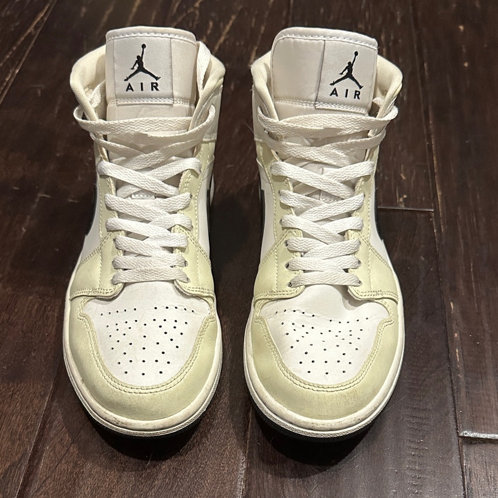Women’s Nike Air Jordan 1 Mid Coconut Milk